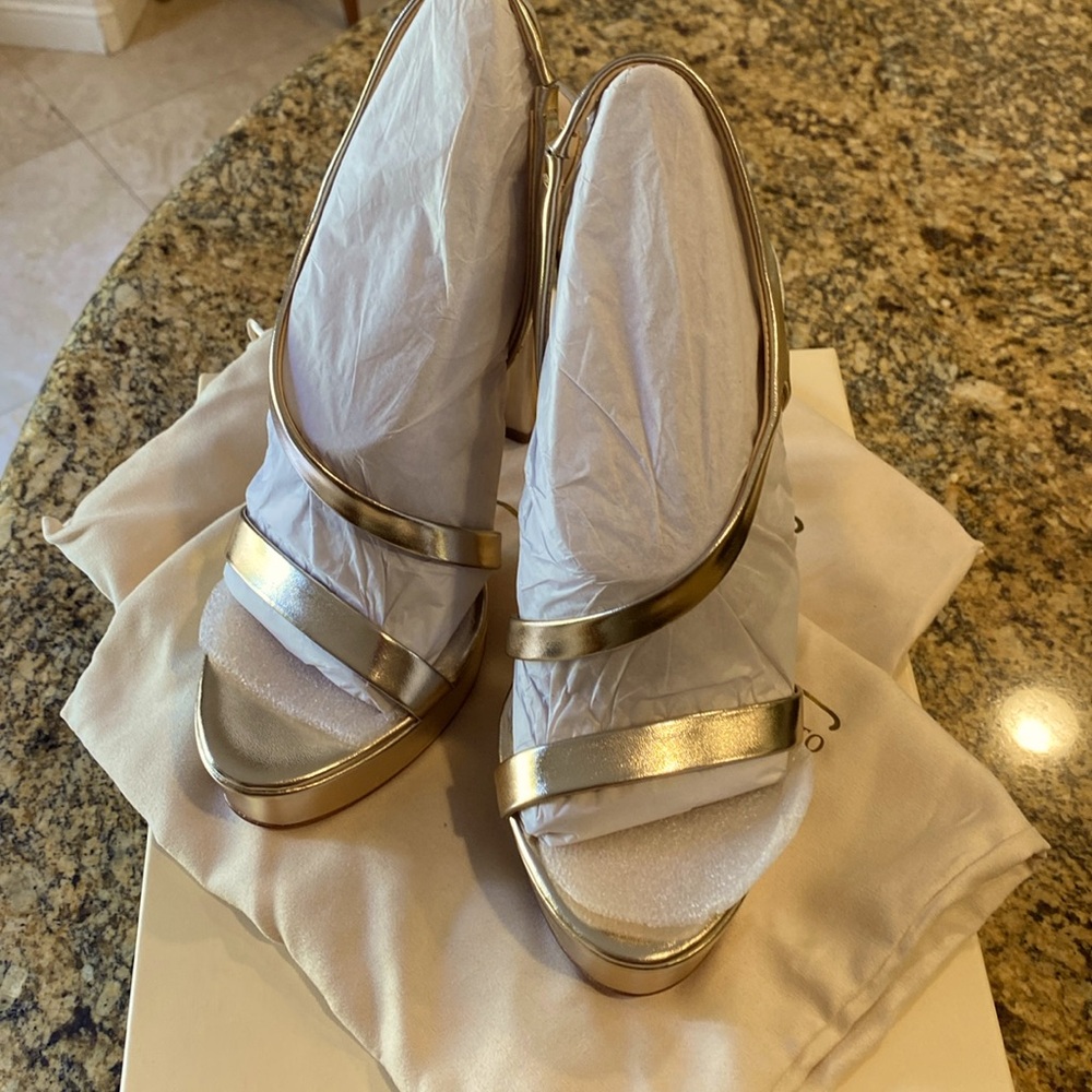 Brand New Imagine Vince Camino soft gold metallic heels style IM-PIERA size 8.5